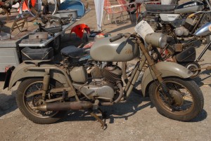 Militaria_-_moto_d'epoca