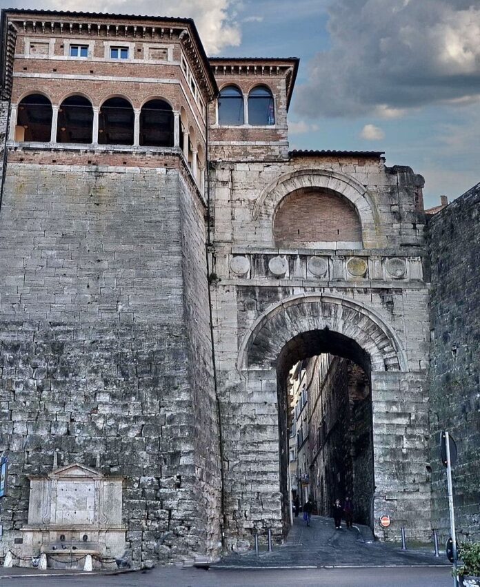 Archeo_Umbria_arco-etrusco-perugia