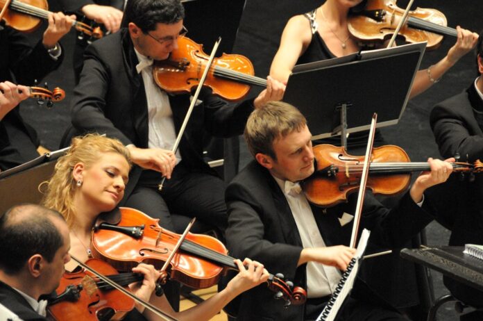 KK_PhilharmonikerStreicher © Josef Kendlinger