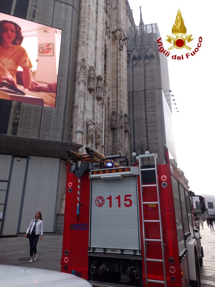 Vigili_del_fuoco_Duomo_Milano