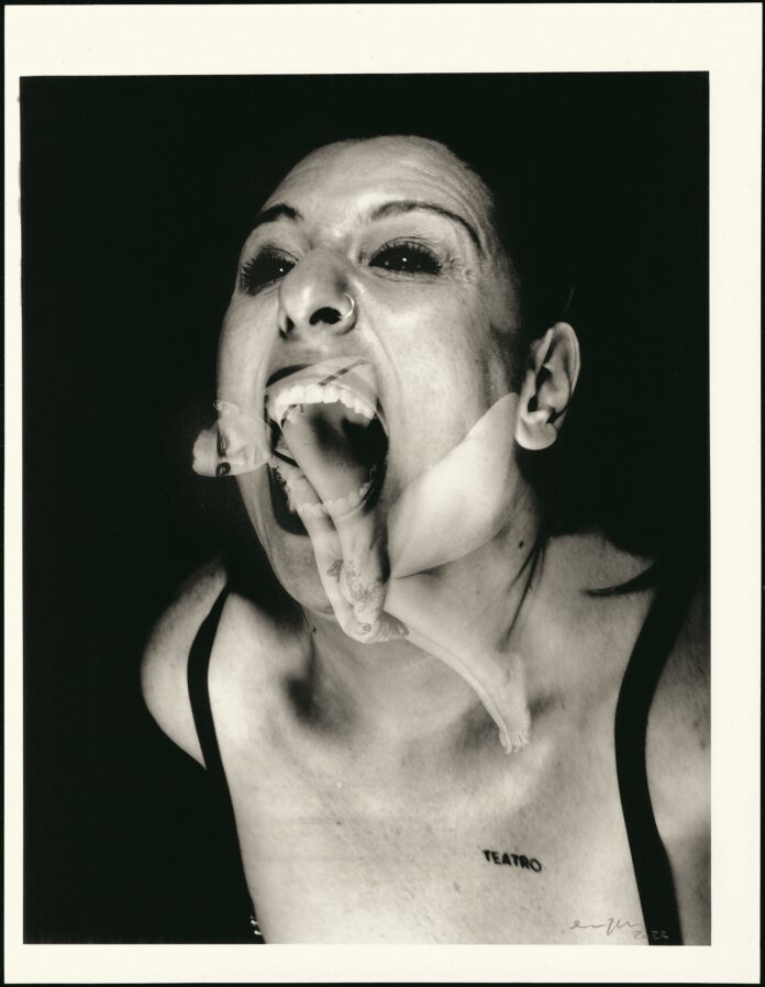 Licia Lanera, LOVE ME due pezzi di Antonio Tarantino_Ph_Enrico Fedrigori