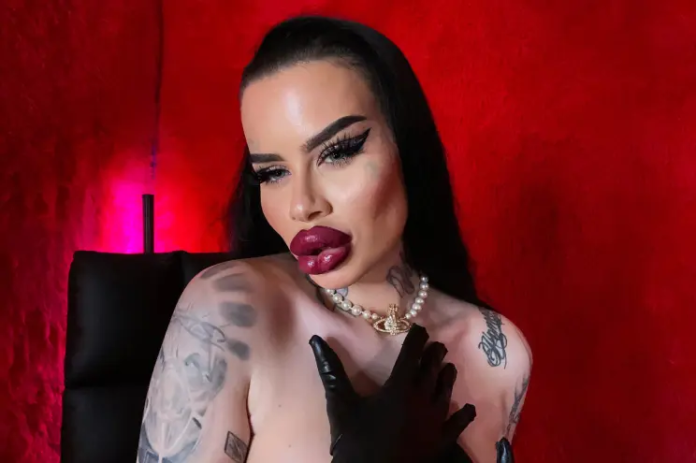Fetish_Barbie_donna_austriaca