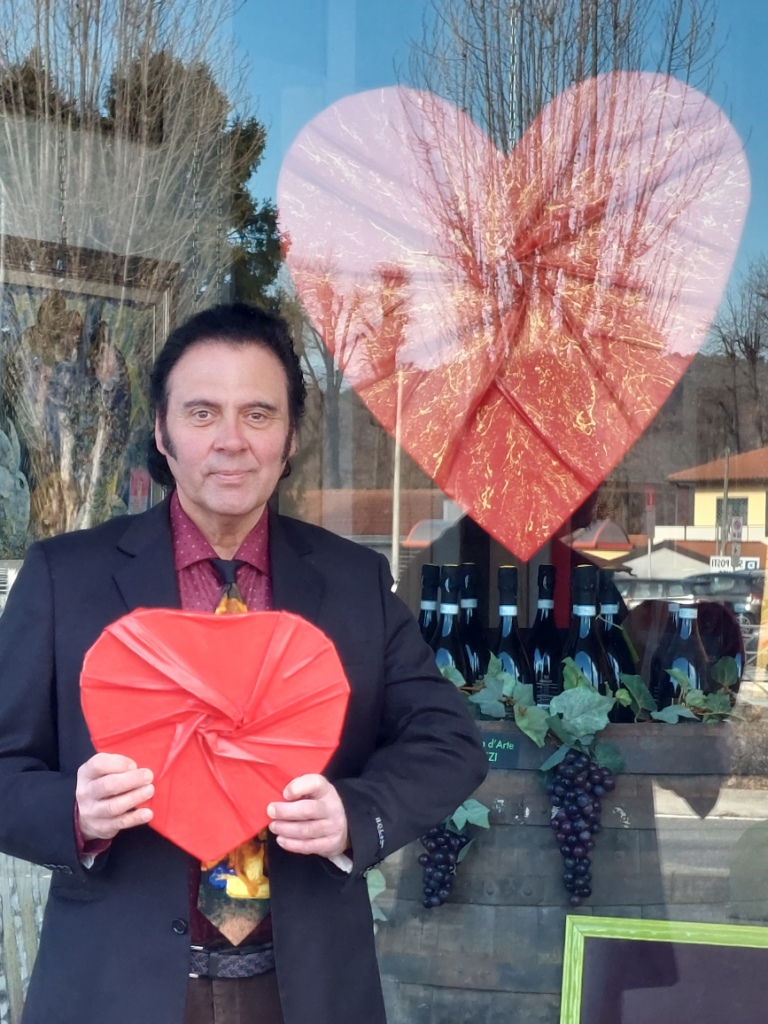 MASSIMO PARACCHINI CON ALCUNE OPERE