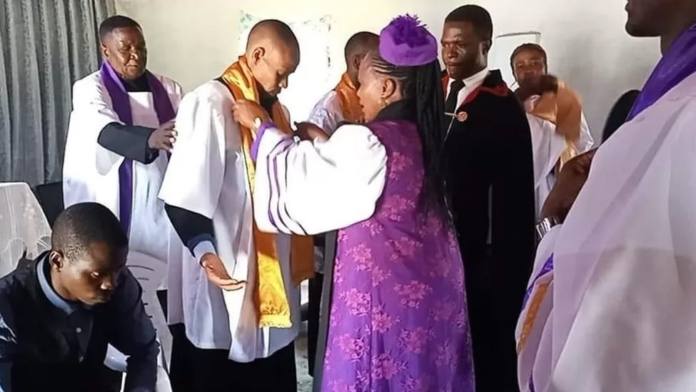 consacrazione_del_pastore_barajah_durante_l_avvento_alla_chiesa_evangelica