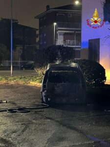 incendio_auto_passirana_di_rho