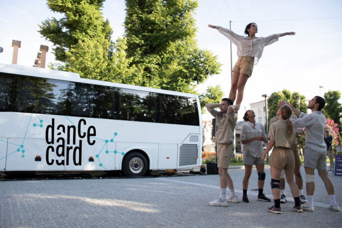 dance_bus