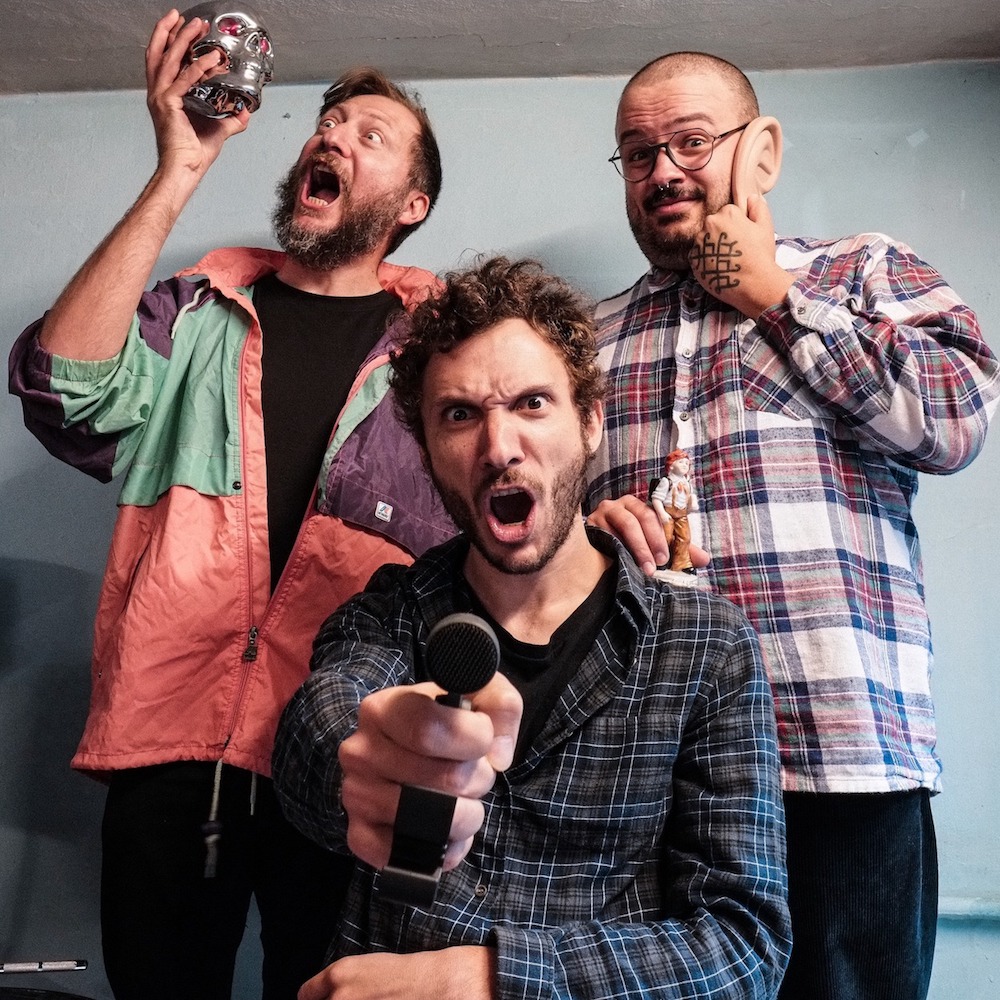 trio_sneer