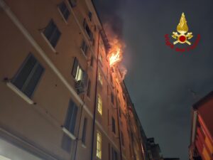 incendio_via_lomellina_milano