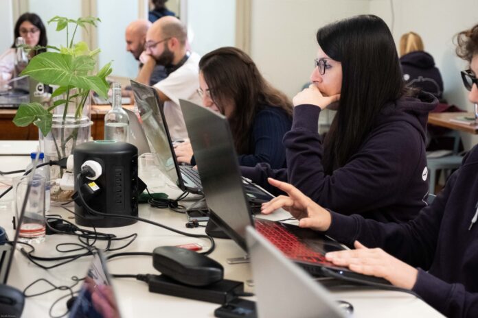 Develhope e Fondazione Vodafone