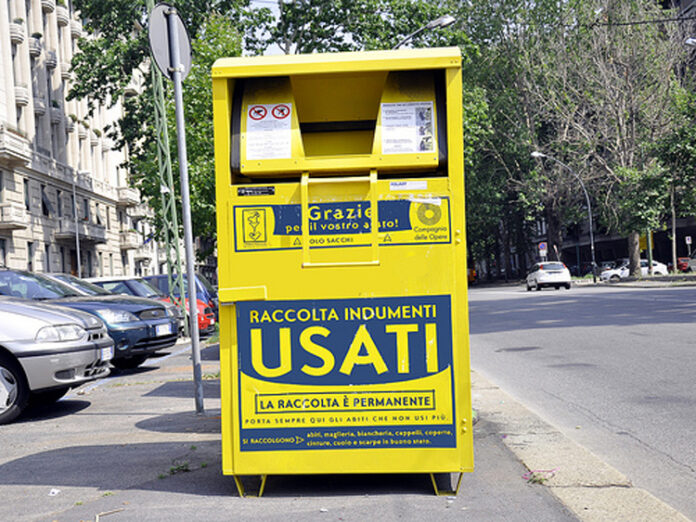 cassonetto-raccolta-indumenti-usati