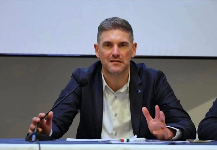 giuliano tavolo congresso