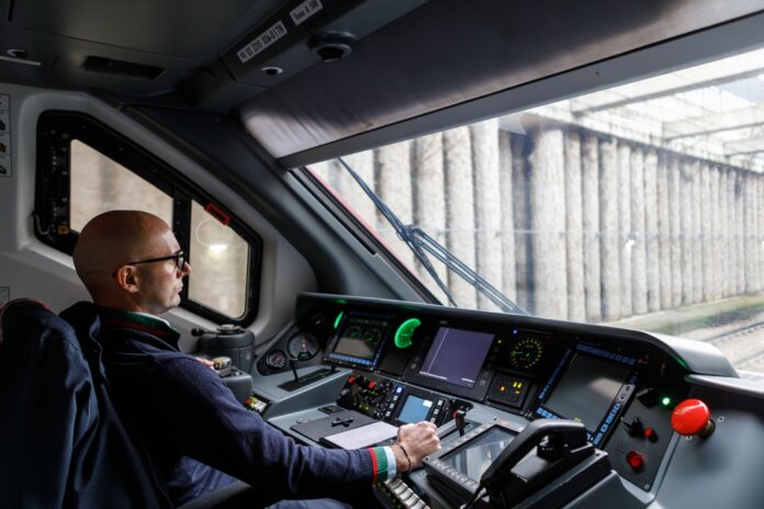 Trenord_Macchinista-