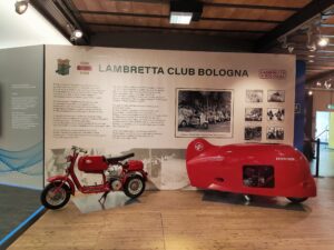 Lambrette_a_Bologna_allestimento