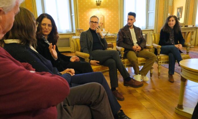 La delegata Carola Ricci in dialogo con la coppia di donatori. A fianco il Rettore e Ahmed