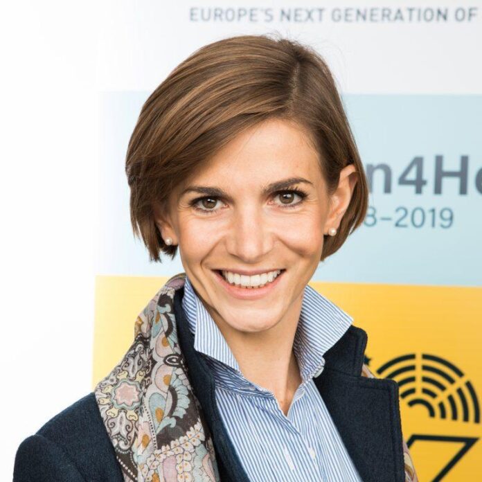 anna-odone